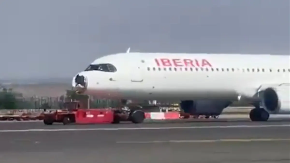 VIDEO | Iberia Airbus A321XLR Aircraft Nose Section Damaged After Bird Strike, Makes Emergency Landing In Madrid Iberia Airbus Aircraft Suffers Bird Strike