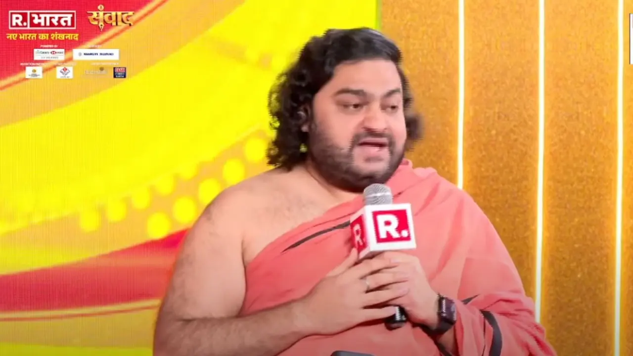 धार्मिक दिखना चाहते हैं तो सिर्फ 500 रुपये लगेंगे और होना चाहते हैं तो जिंदगी, च्वाइस आपकी है- सनातन पर बोले स्वामी दिपांकर If you want to look religious, it will cost only 500 rupees and if you want to be religious, then life- Swami Dipankar