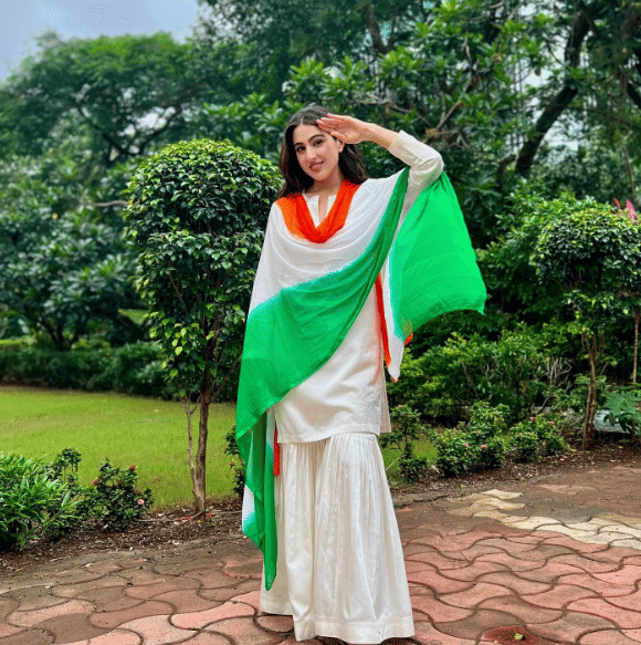 republic day dress for ladies 2026: Traditional Accessories To Handloom Outfits, Opt Indigenous Fashion Choices To Shine On January 26 EMBELLISHED LACE