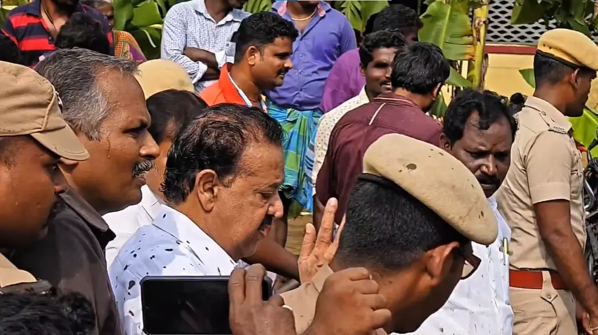 Locals Throw Mud at Tamil Nadu Minister in Cyclone-Hit Area, BJP Reacts