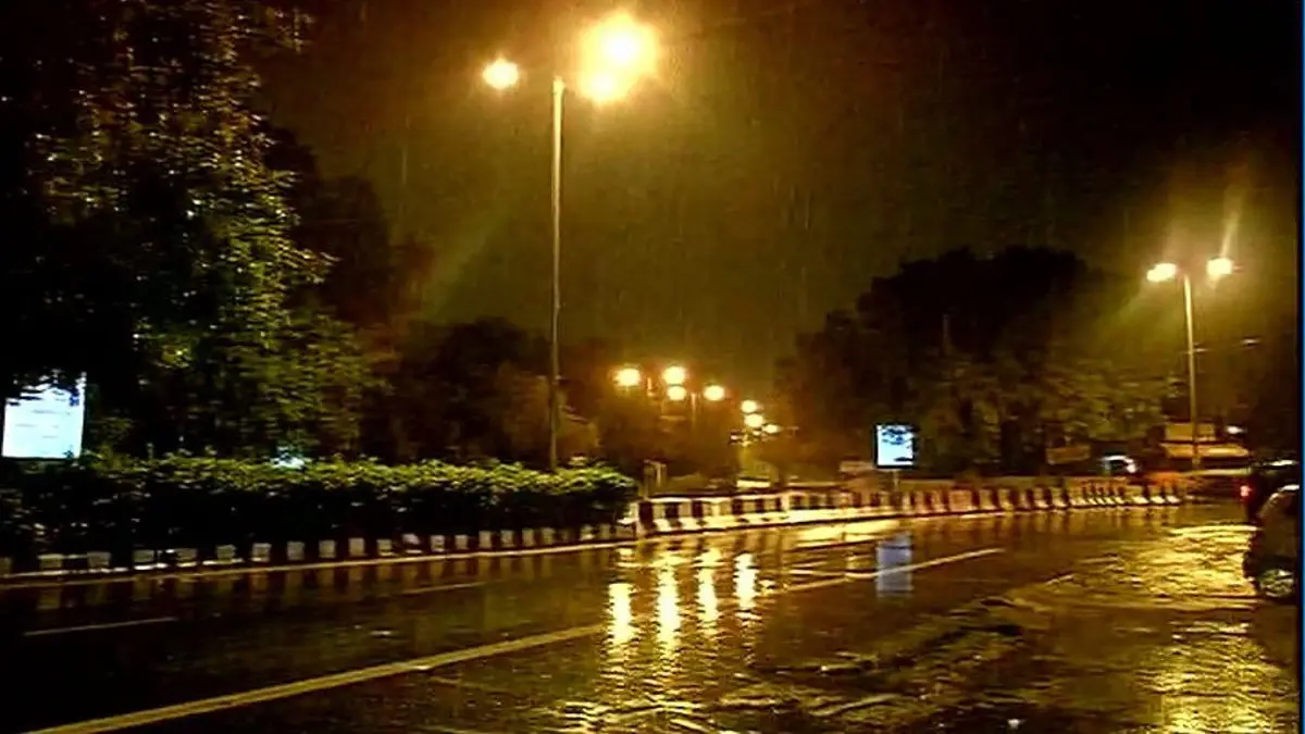 Rain and Thunderstorms Bring Much-Needed Relief to Delhi-NCR: Check IMD’s Forecast For Tomorrow Delhi-NCR Sees Rain, Thunderstorms; Will Showers Continue Tomorrow?