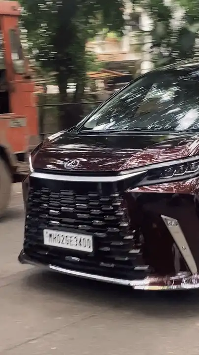 Janhvi Kapoor Buys Same Car As Ranbir Kapoor-Alia Bhatt Worth Rs 2.50 Crore, Takes It Out For A Spin Janhvi Kapoor's new car