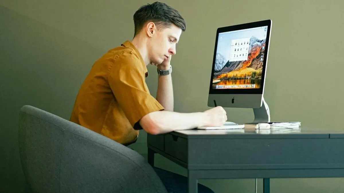 US Firm Employee Hospitalized With Pancreatic Failure After 110-Hour Workweek: What You Need To Know Junior bankers at Robert W. Baird, a Midwestern investment bank, were allegedly forced to work 110-hour weeks, leading to serious health consequences.