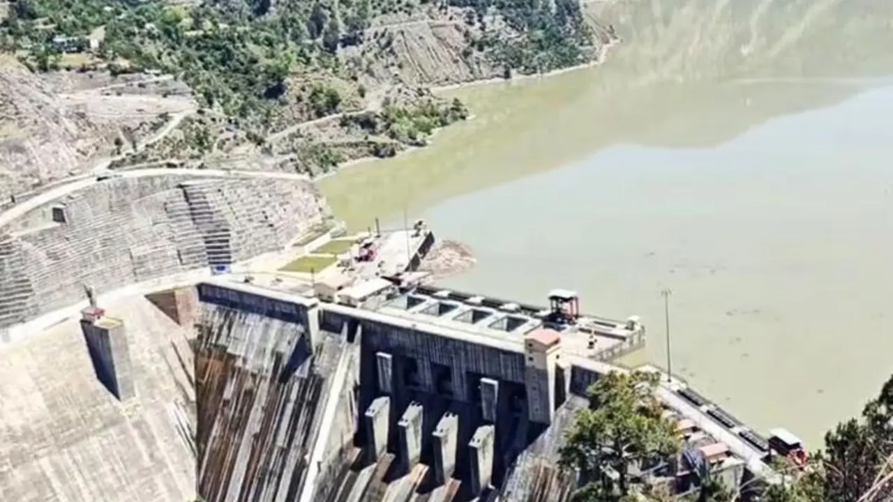 India Cuts Water Flow to Pakistan, Shuts Baglihar Dam