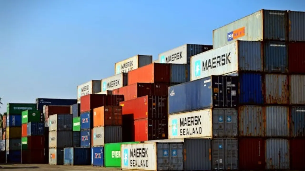 Why Do Countries Impose Tariffs? The Costs and Benefits Explained