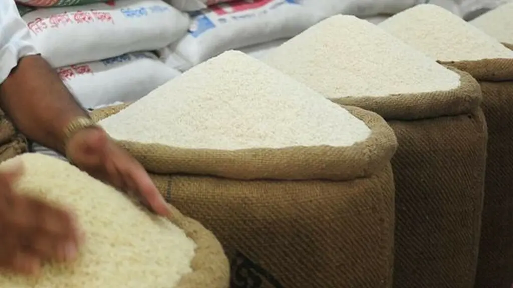 India Sends Second Rice Consignment Of 16,400 Tonnes To Bangladesh Amid Tensions India Sends Second Rice Consignment Of 16,400 Tonnes To Bangladesh Amid Tensions