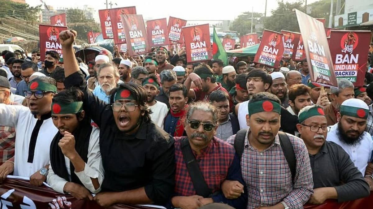 India Shuts Down Visa Application Centres in Bangladesh's Khuna, Rajshahi Due To Protests