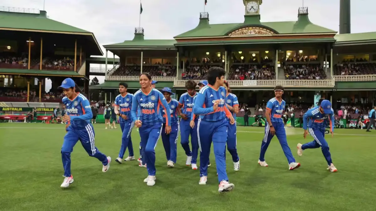 Harmanpreet Kaur-led Team India Beat Australia by 21 Runs Under DLS Rules in Rain-Affected 1st T20I at SCG India Women