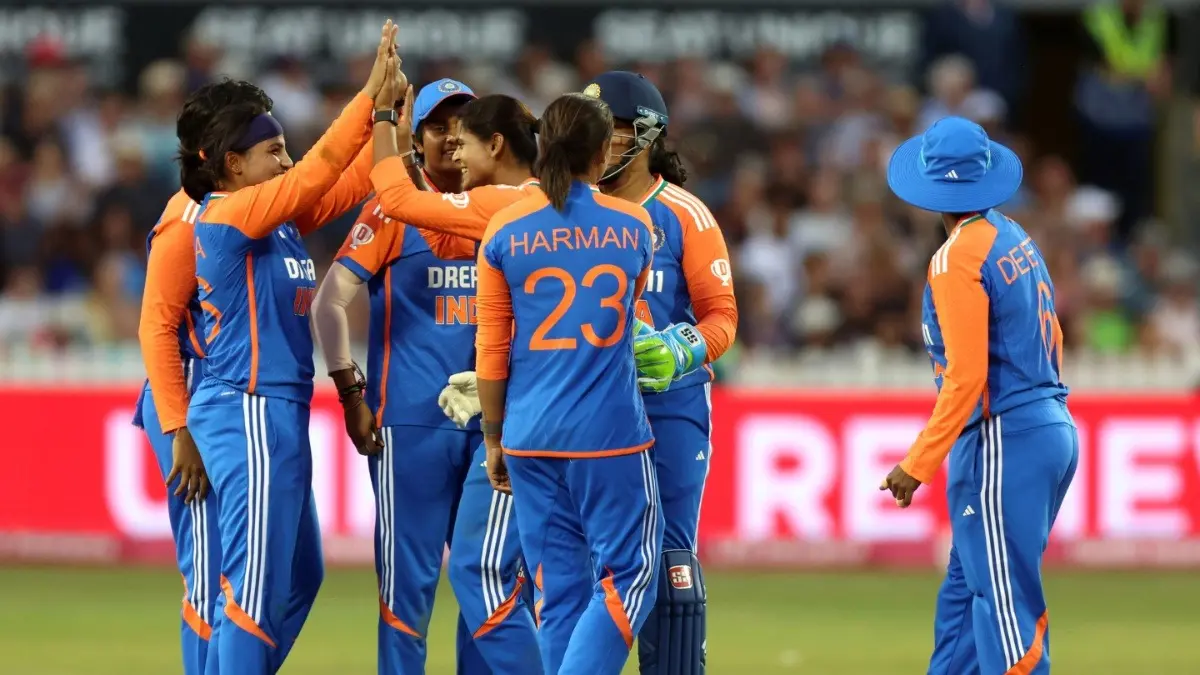 India Women celebratin wicket in 2nd T20I match of the series