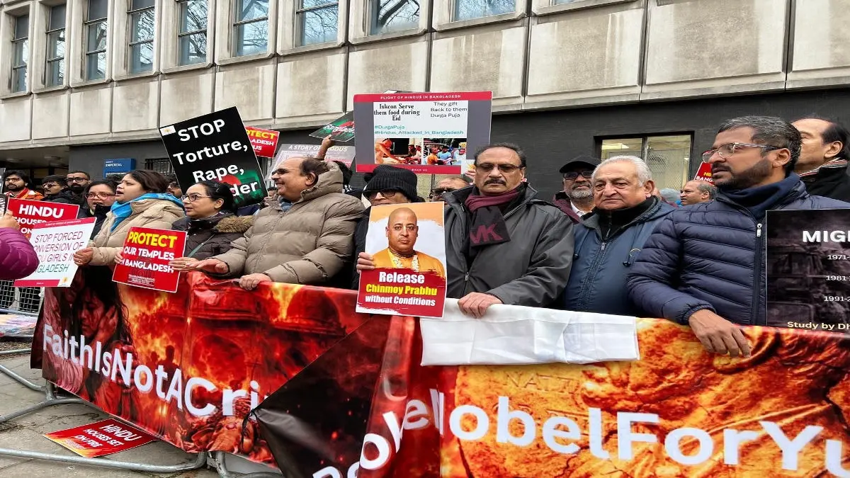 Indian, Bangladeshi Hindu Communities Protest Killings of Hindus Outside Bangladesh High Commission in London