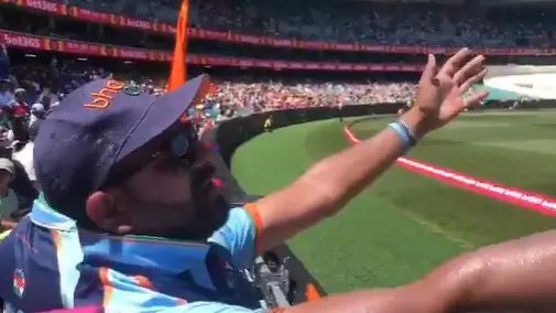 Indian Fans’ Hilarious Jingle Surfaces Amid Aussie Racist Slurs At SCG Stands Indian Fans’ Hilarious Jingle Surfaces Amid Aussie Racist Slurs At SCG Stands