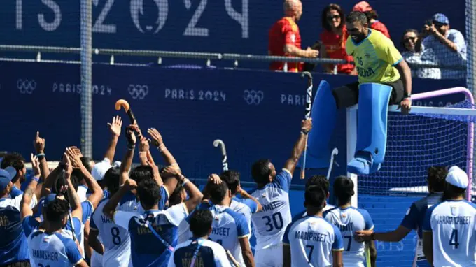 Indian Hockey team give tribute to PR Sreejesh