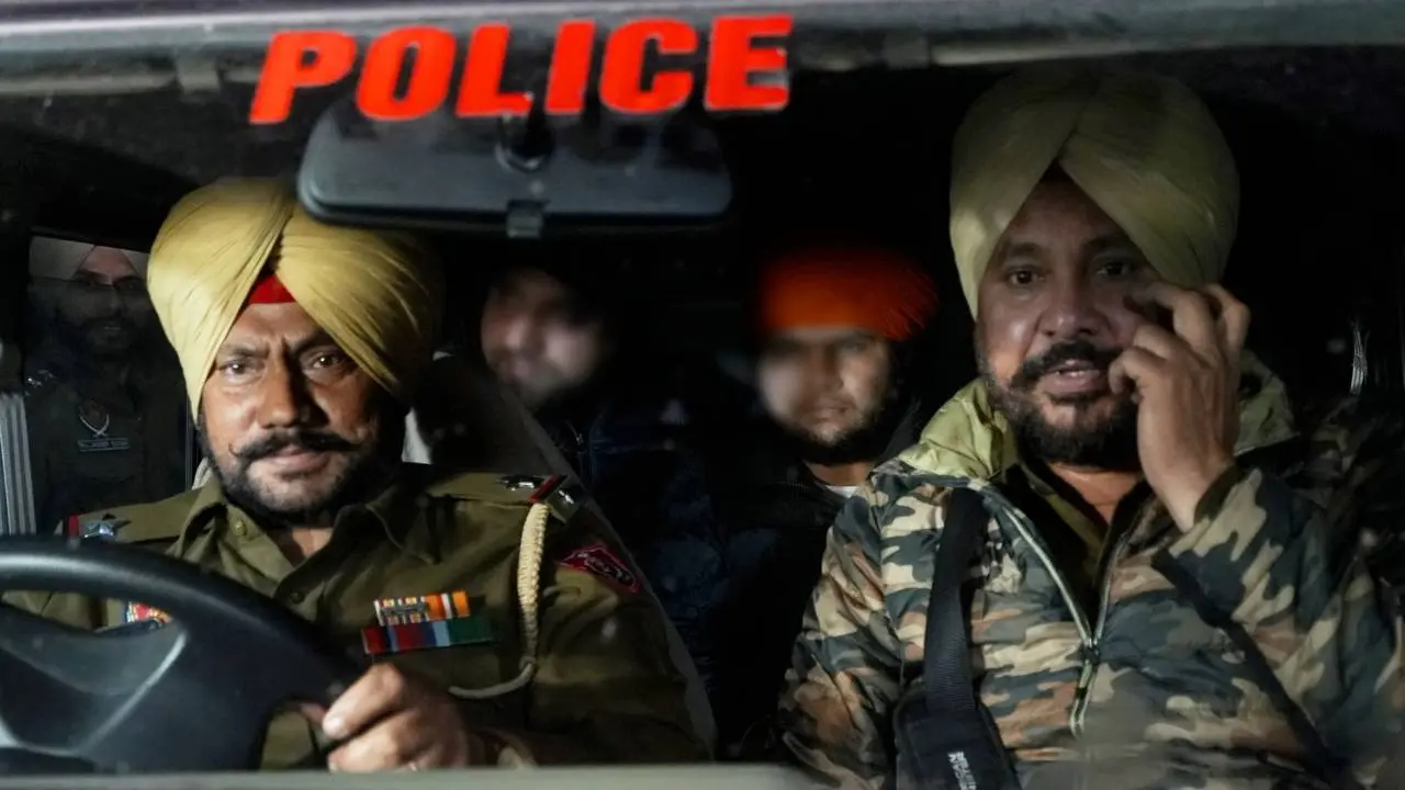 Indian nationals from US lands in Amritsar