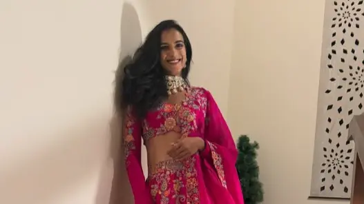 PV Sindhu Wedding: शादी के जोड़े में पीवी सिंधु ने बॉलीवुड अभिनेत्रियों को किया फेल, तस्वीरें देख चौंक जाएंगे आप indian star badminton player pv sindhu wedding photos