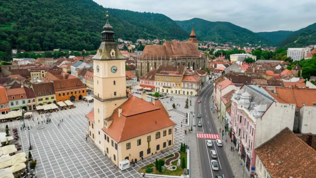 Indians allegedly mistreated at Georgia airport, forced to sit on footpath
