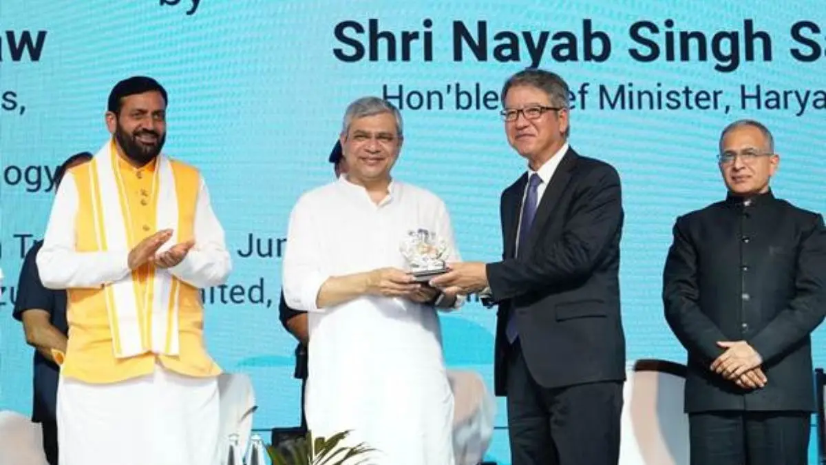 India’s Biggest Auto Cargo Hub! Ashwini Vaishnaw Flags Off Maruti Suzuki's 46-Acre Facility To Ship 4.5 Lakh Cars To 380 Cities India’s India's largest automobile in-plant railway siding at Manesar