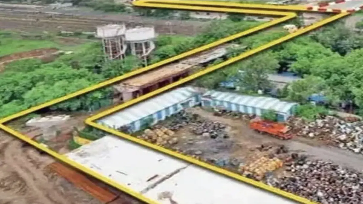 Indore's Z-Shaped Bridge is One Step Ahead of Bhopal's 90 Degree Bridge: Sparks Safety Concerns Indore's z-shaped bridge sparked safety concerns.