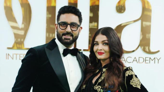 When Abhishek Bachchan Defended Aishwarya Rai Amid Actress Being Labelled  'Plastic': As A Husband... | Republic World