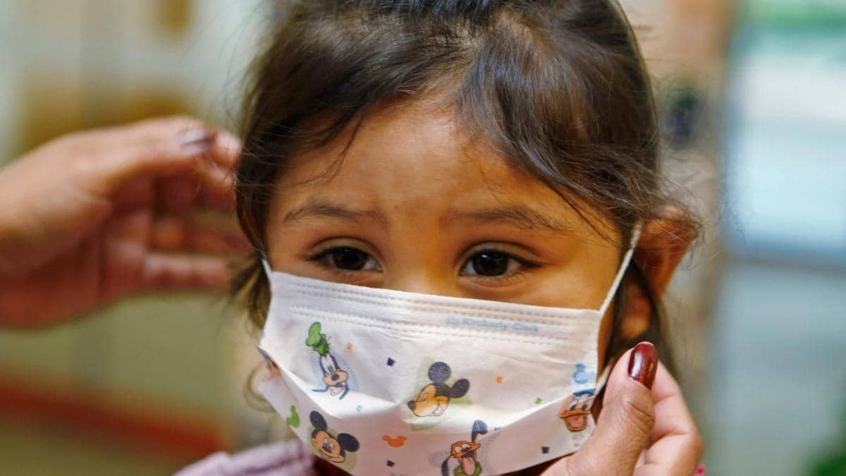 Children Forced To Share Single Bed As Rising Influenza Cases Overwhelm Hospitals In Pakistan's Khyber Pakhtunkhwa