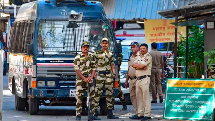 Inspector Sanjay Shinde, who shot Badlapur rape accused worked under encounter specialist, played part in arrest of Dawood Ibrahim's brother Iqbal Kaskar