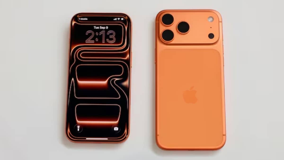 नवरात्रि सेल में भगवे iPhone 17 Pro Max की कीमत में हुई भारी कटौती, अब सिर्फ इतनी कीमत में मिल जाएगा ये मनपसंद मोबाइल
