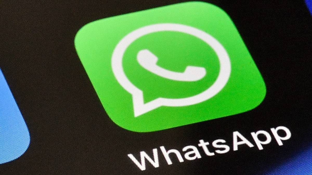 WhatsApp Chat Wallpaper Feature