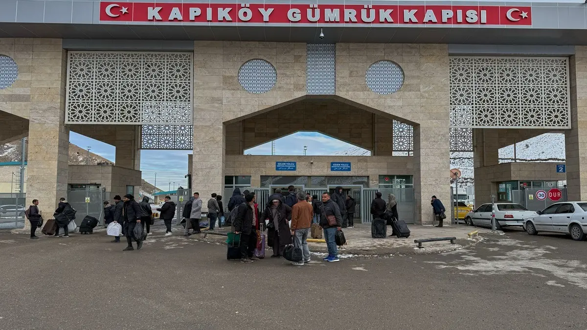 Iranians Cross Into Turkey To Bypass Internet Blackout Iranians Cross Into Turkey To Bypass Internet Blackout