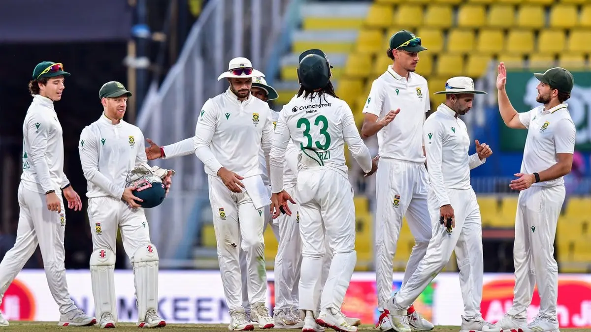 irfan pathan to md kaif criticised team india on shameful loss vs south africa guwahati test