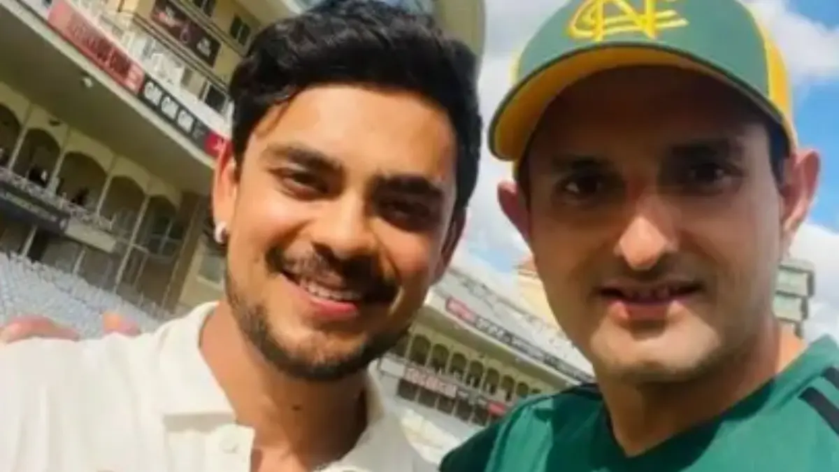 Ishan Kishan (L), Mohammed Abbas (R)