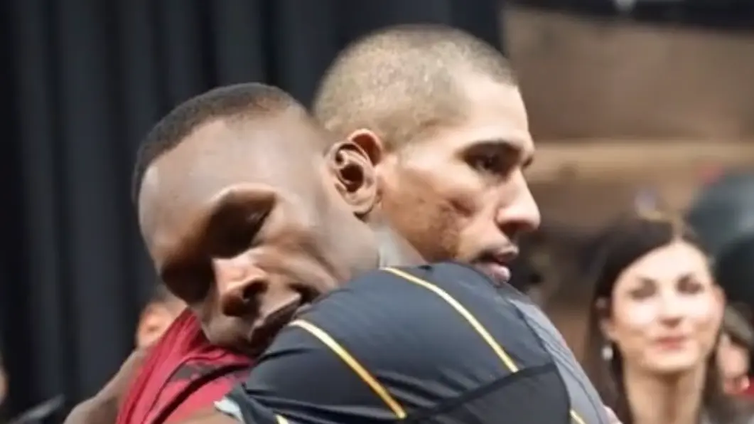 Alex Pereira speculates Injury Held Israel Adesanya Back at UFC 305; Izzy Says 'This guy knows me' Israel Adesanya and Alex Pereira