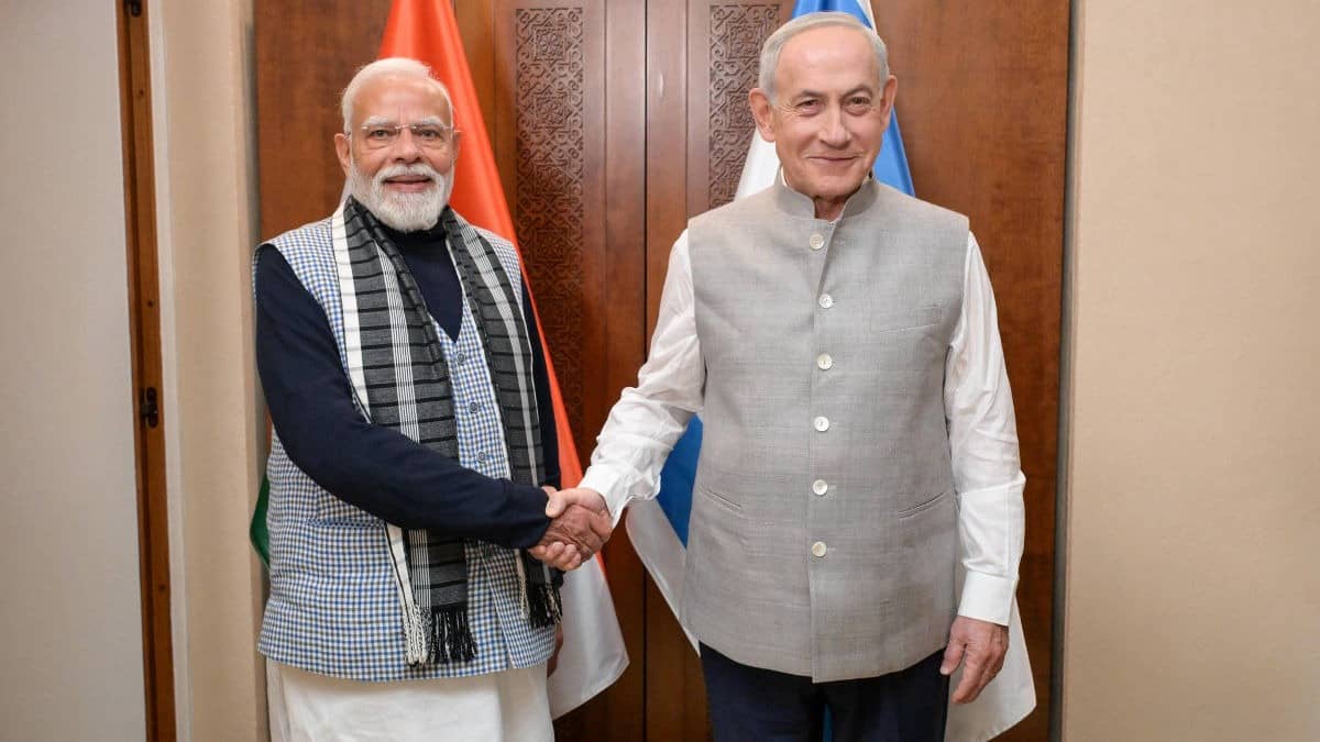 PM Modi Israel Visit: नेतन्याहू ने PM मोदी को दिया सरप्राइज, भारतीय पोशाक में नजर आए इजराइली PM; सोशल मीडिया पर छाया 'देशी लुक'