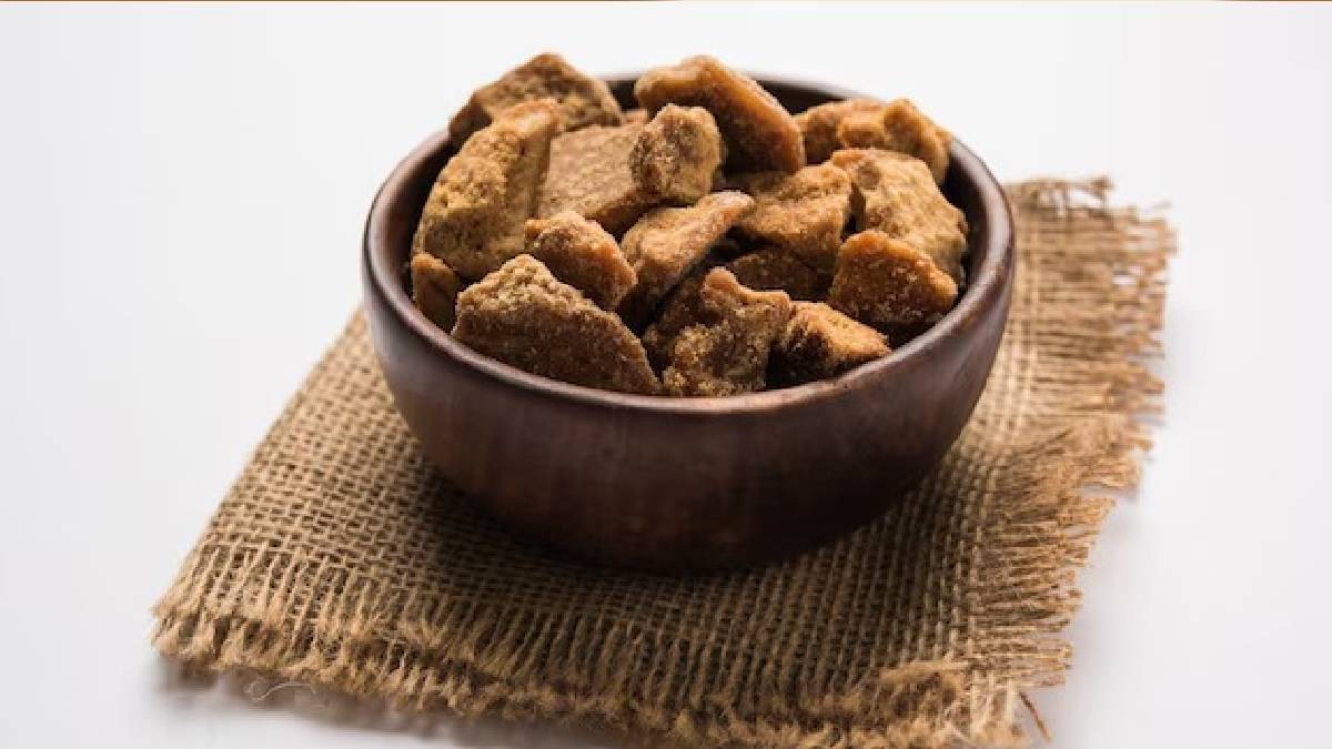 Jaggery with Curd