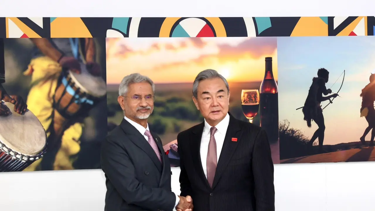 Jaishankar and Chinese Foreign Minister discuss bilateral relations