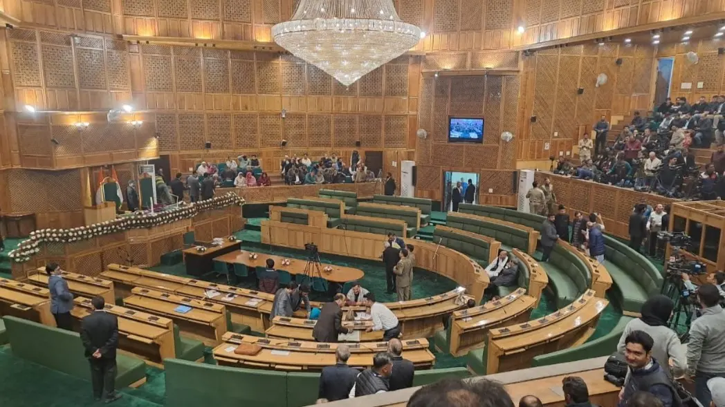 Uproar in J&K Assembly After PDP MLA Waheed Para Moves Resolution Opposing Abrogation of Article 370 Jammu kashmir Assembly