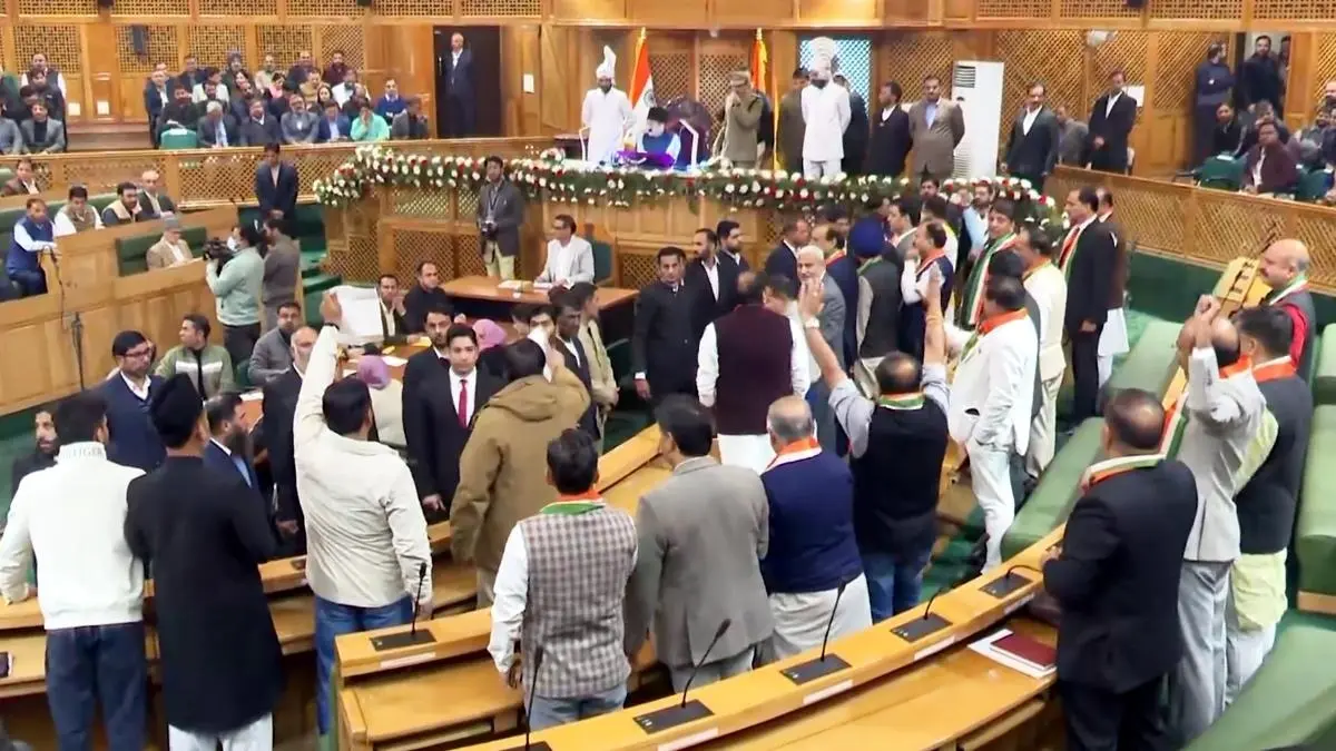 Jammu & Kashmir: लंगेट के विधायक ने आम नागरिकों की मौत के मामलों के खिलाफ किया प्रदर्शन jammu-kashmir-assembly Imaginative Pic