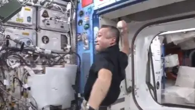 Japanese Astronaut Koichi Wakata plays solo baseball in space