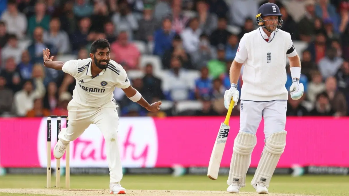 IND vs ENG: 'Jasprit Bumrah is Ready to Play, But...' - India Assistant Coach Ryan ten Doeschate Remains Non-committal on Star Pacer's Status Jasprit Bumrah in action at Headingley Test against England