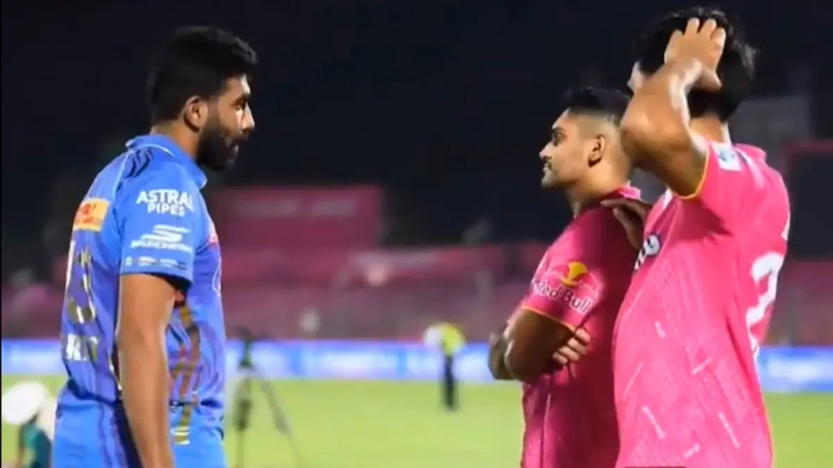 Jasprit Bumrah offers advice to young RR cricketers