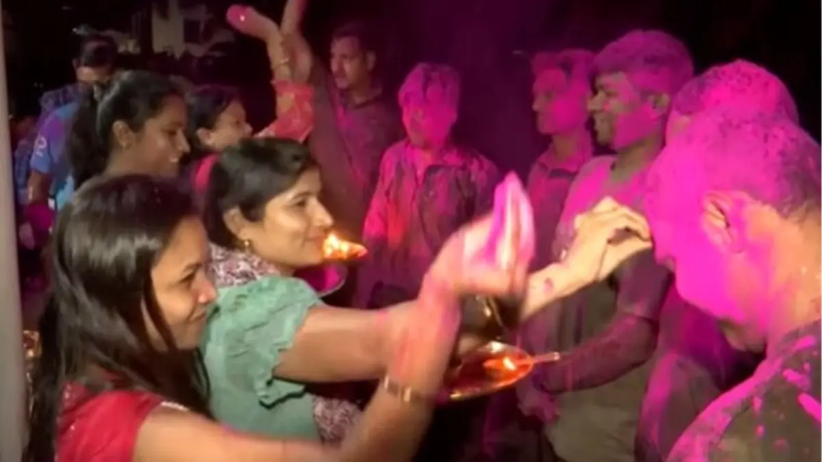 Jawans, Who Neutralised 27 Naxals, Welcomed With Tilak in Chhattisgarh