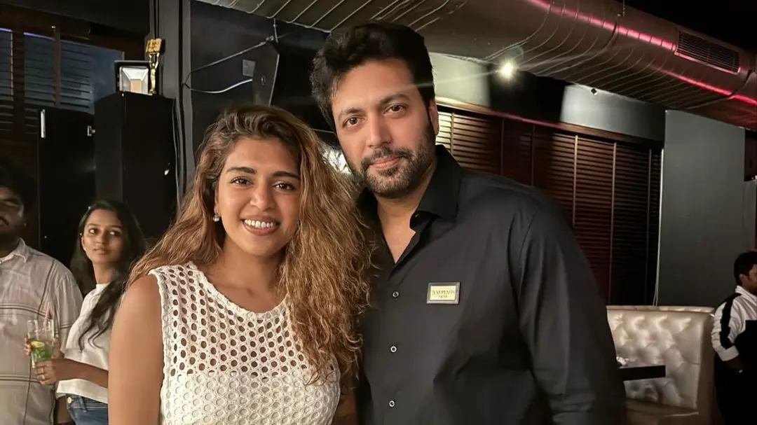 Jayam Ravi posing with Kenishaa.