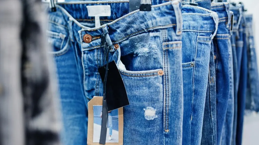 Levi’s to Pay ₹32,000 for Selling Defective Jeans to Consumer Jeans Brand Levi's to Pay Rs 32,000 to customer