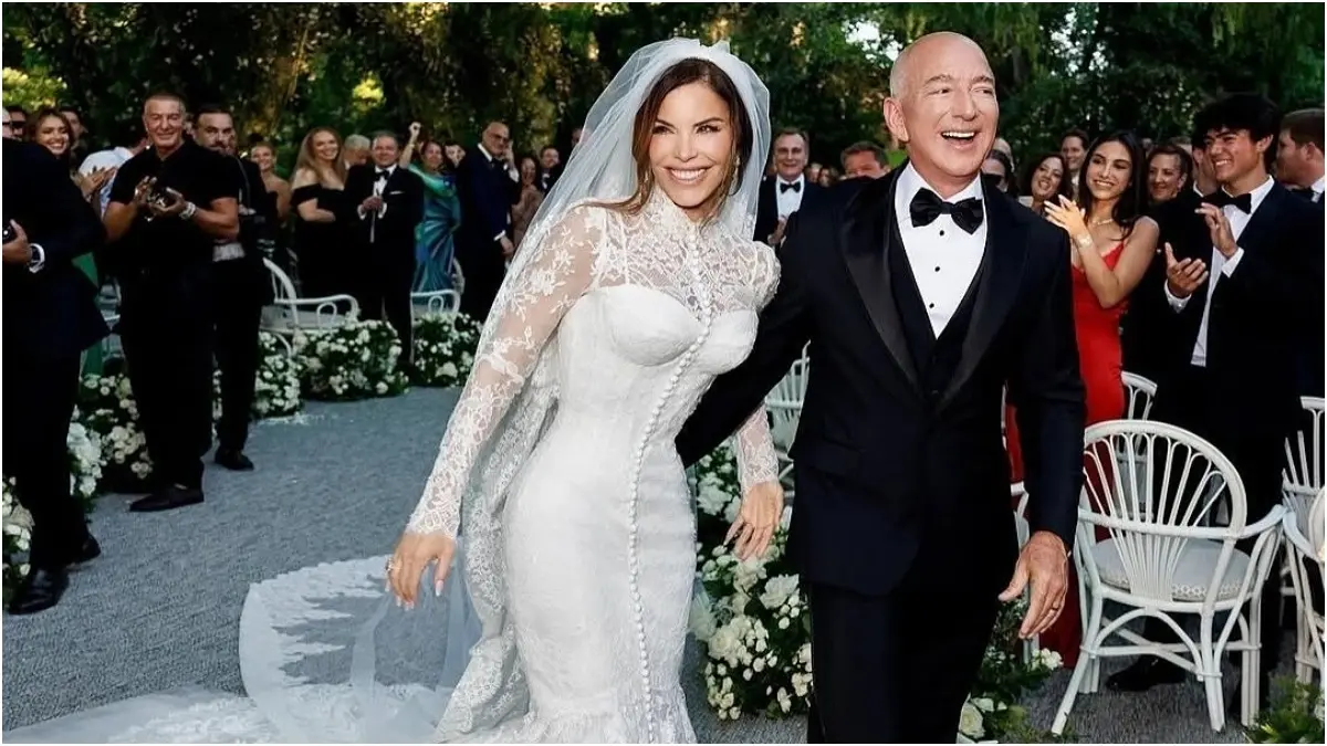Jeff Bezos, Lauren Sanchez Say 'I Do' In Lavish Venice Wedding, Bride Stuns In Dolce & Gabbana Gown Jeff Bezos and Lauren Sanchez married in Venice