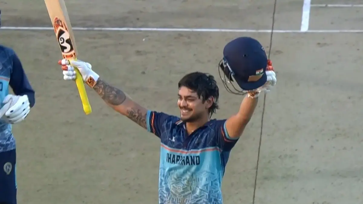 Jharkhand captain Ishan Kishan celebrating after scoring in SMAT 2025 final