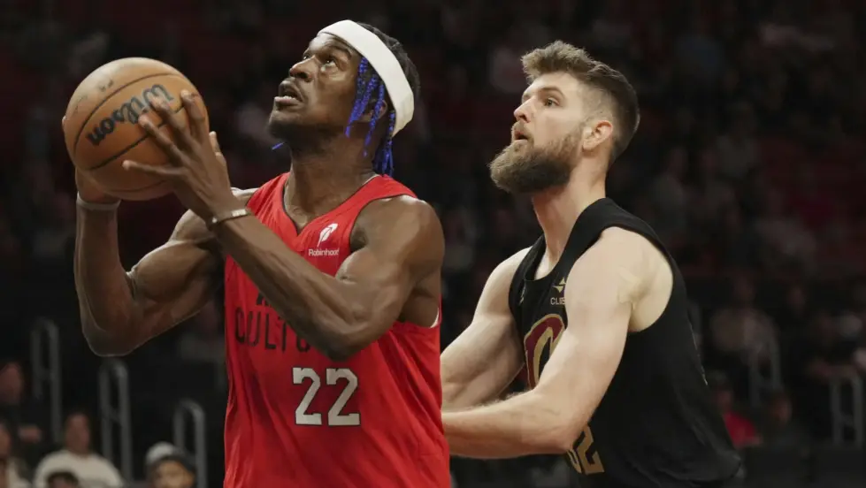 Jimmy Butler Turns Ankle, Then Leaves Heat-thunder Game With Illness Jimmy Butler
