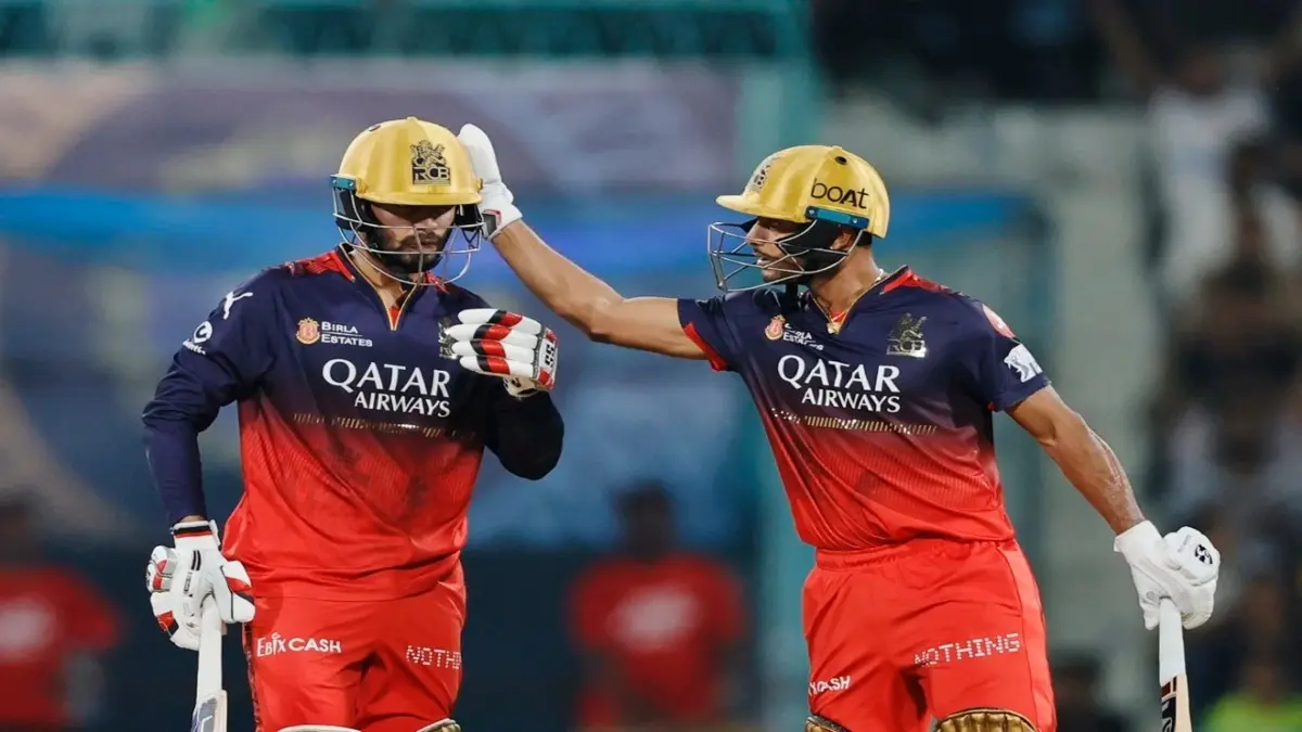 Jitesh Sharma and Mayank Agrwal in action