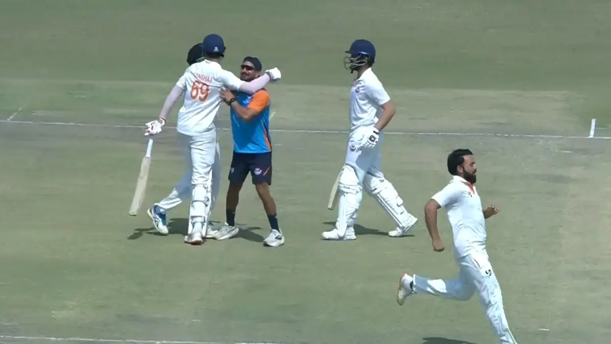 Drama, Jubilation and History! How Jammu and Kashmir Celebrate After Reaching Maiden Ranji Trophy Final J&K players celebrate after beating Bengal