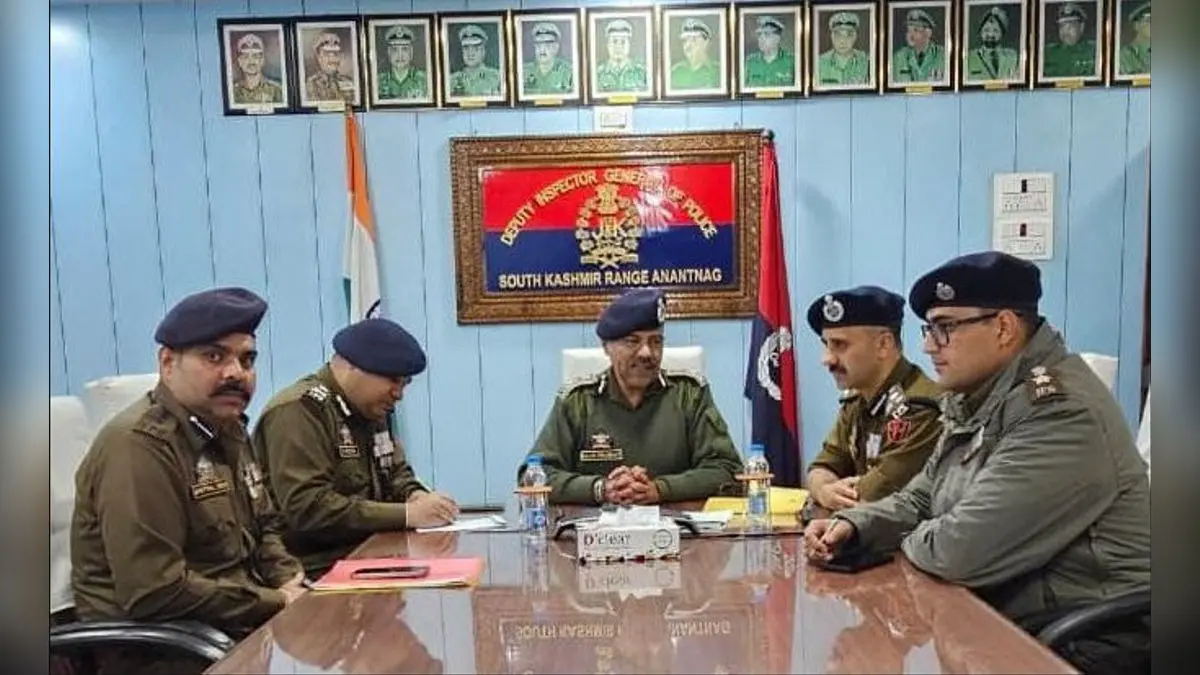 J&K Police Widen Crackdown: Religious Trusts, Imams Under Scanner in Valley