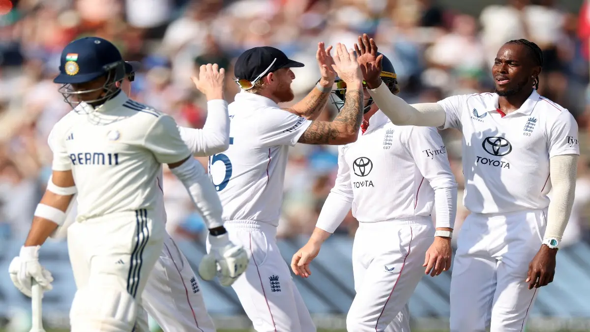 Jofra Archer and Ben Stokes celebrate after Yashasvi Jaiswal's dismissal