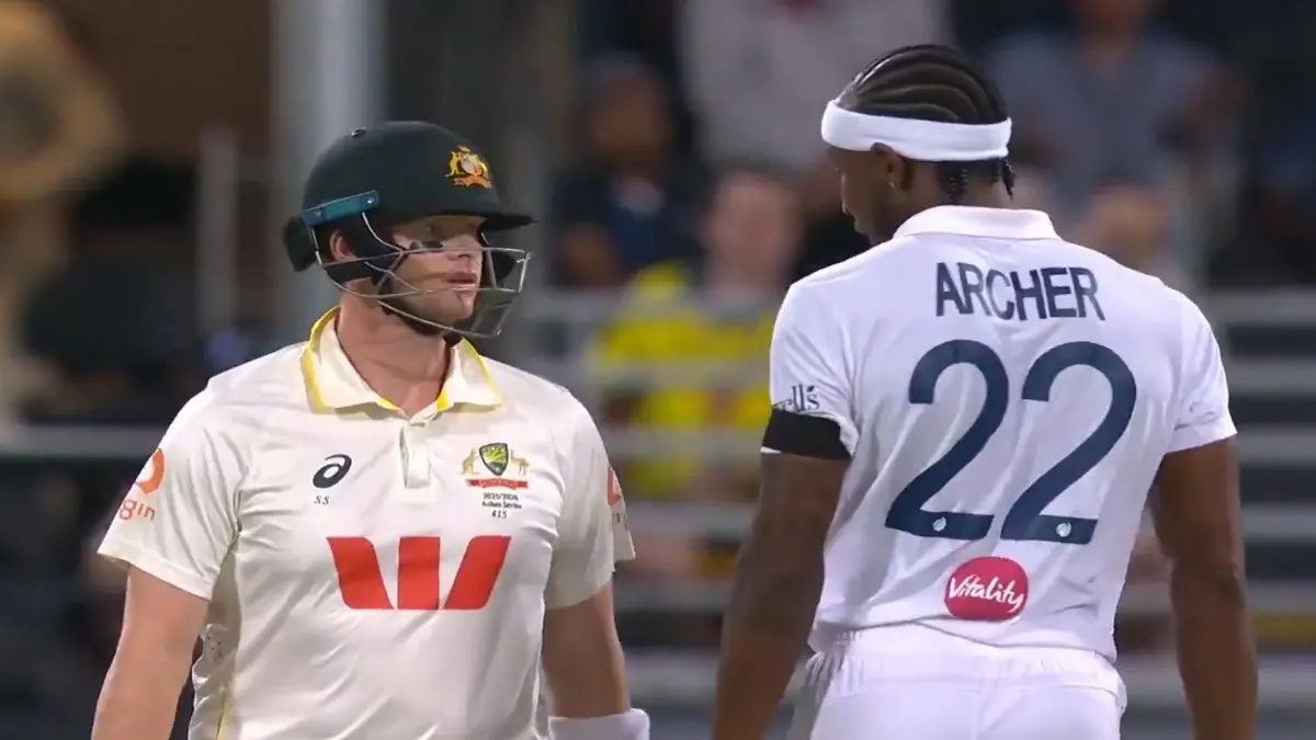 Jofra Archer , Steve Smith exchange words at Gabba