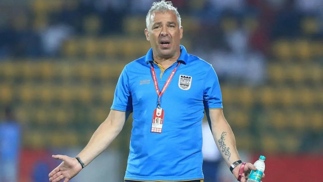 Jorge Costa, Former Mumbai City FC Coach & UEFA Champions League Winner With Porto, Dies Due to Heart Attack Jorge Costa during his time as Mumbai City FC manager.